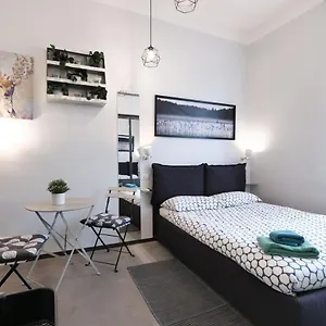 https://primopiano-schiaparelli-c.italymilanhotels.net