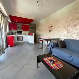 https://superbe-2-pieces-appartement-a-5min-de-la-mer-free-wifi.fr-provencehotel.com