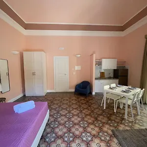 https://faraone-apartments.catania-hotels.net