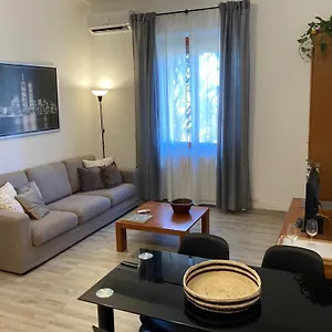 https://cassia-nerone-appartamento-tranquillo-e-silenzioso.it-romehotels.com