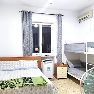 https://house-o-affittacamera.it-romehotels.com